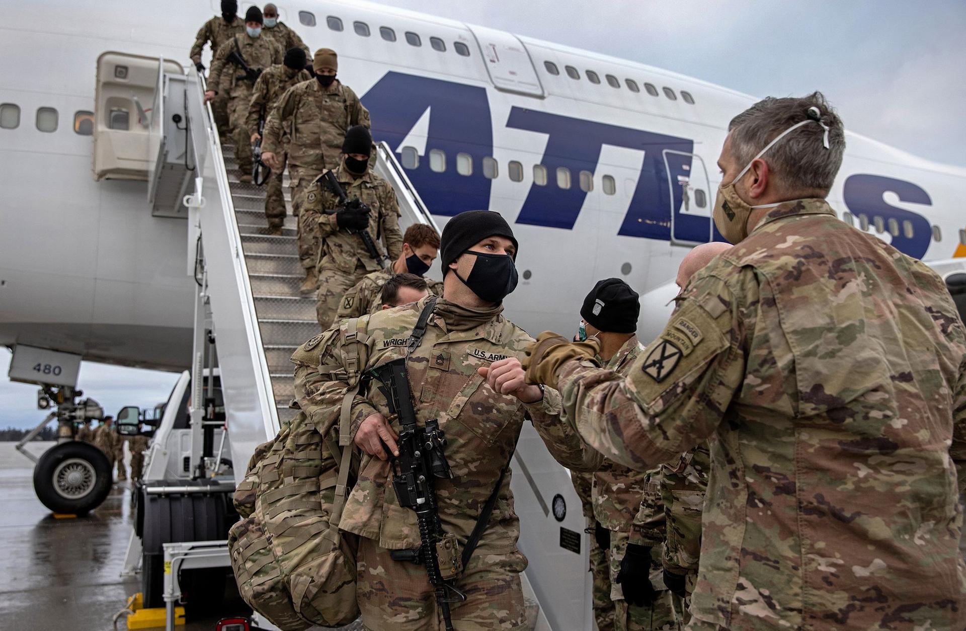 Afganistan’da güç boşluğunu Taliban dolduruyor