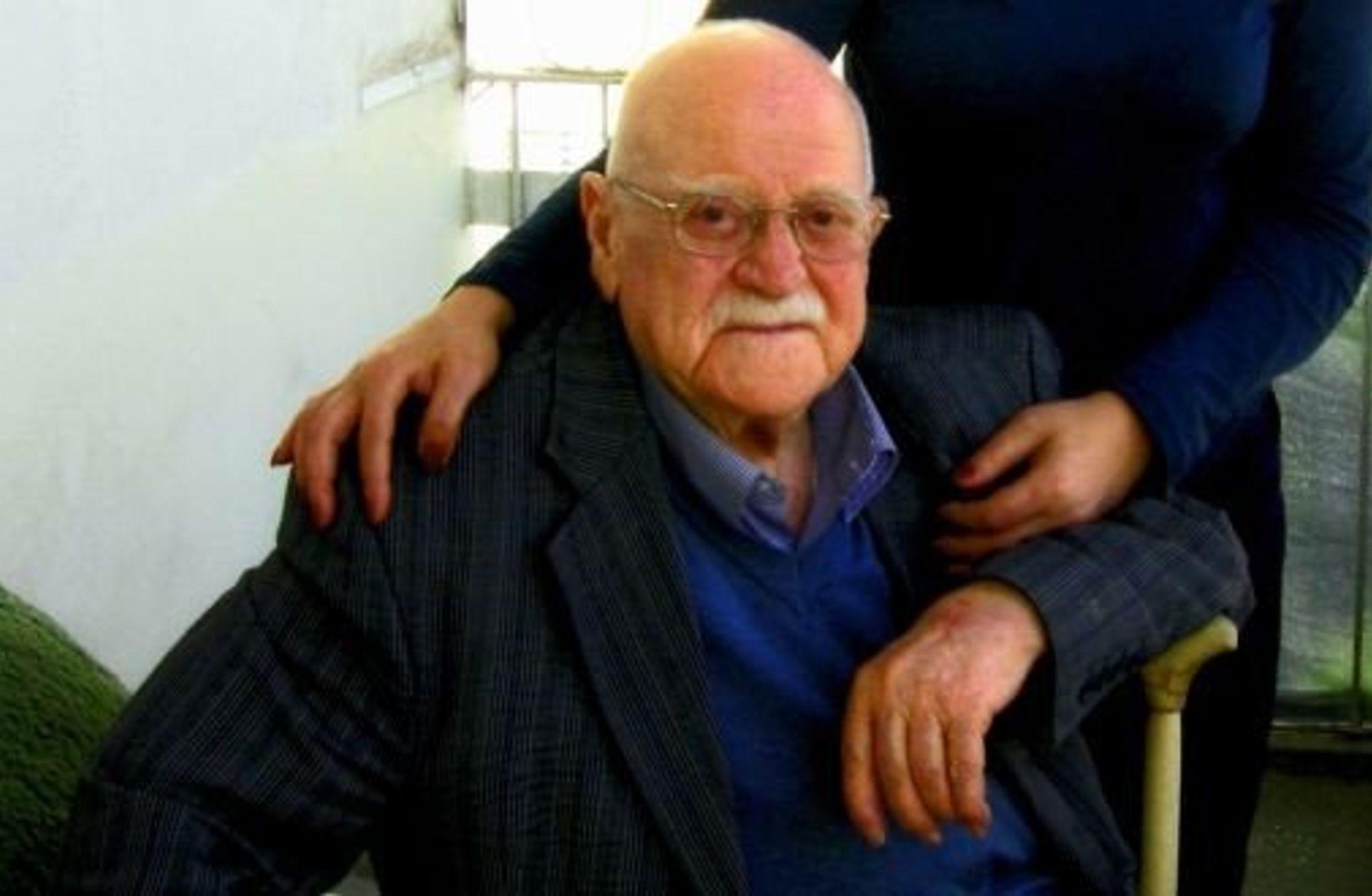 Ahmet Abi Kimdi?
