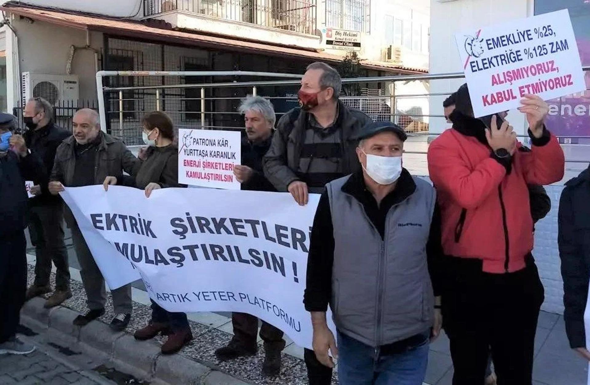 "Astronomik rakamlar": elektrik zammı protestoları