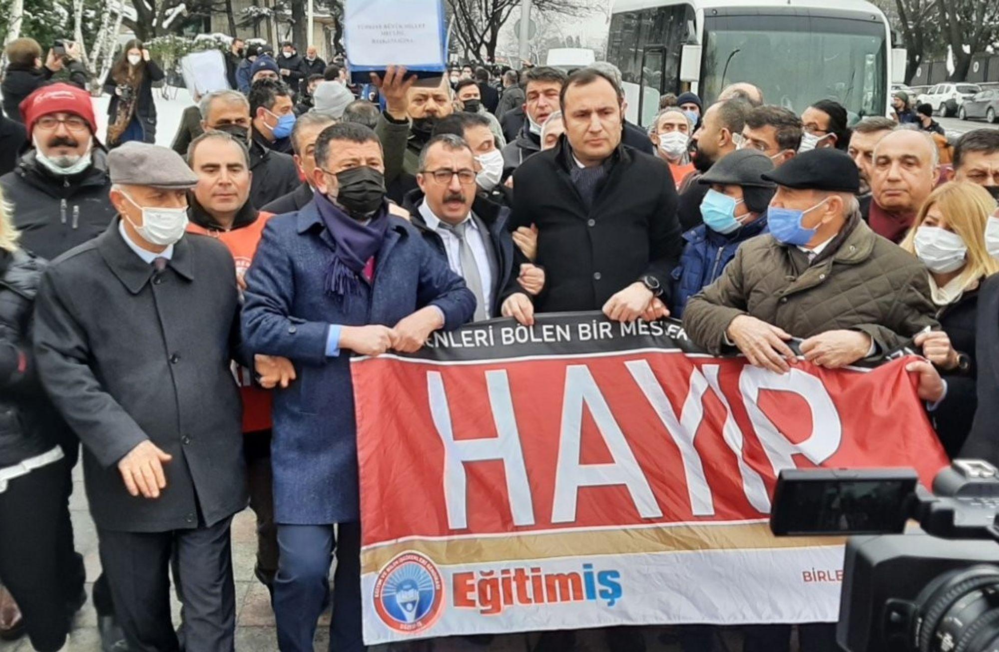 Öğretmenlik Meslek Kanunu: tepkiler, müdahaleler