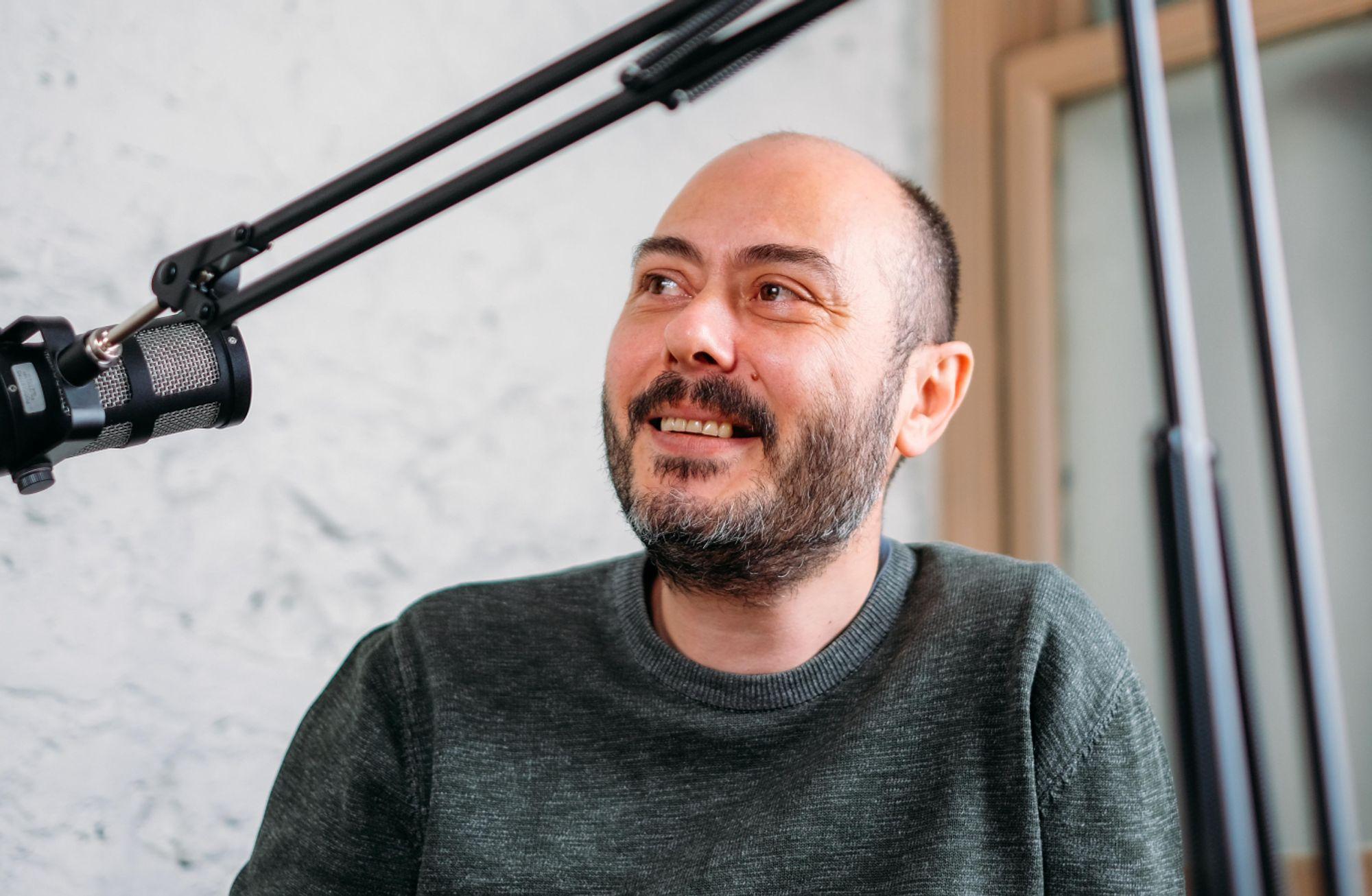 "Sanattan öte zanaatkarlık da gerekiyor film müziği besteciliğinde."