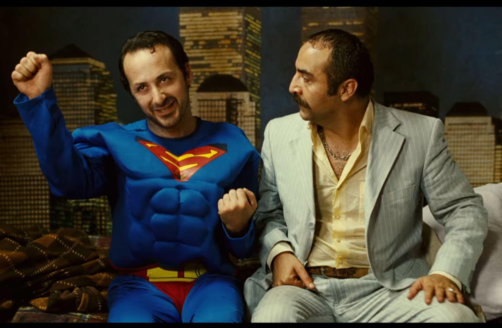 Yetiş Superman! Zincirleme Sinema Hatası Var...