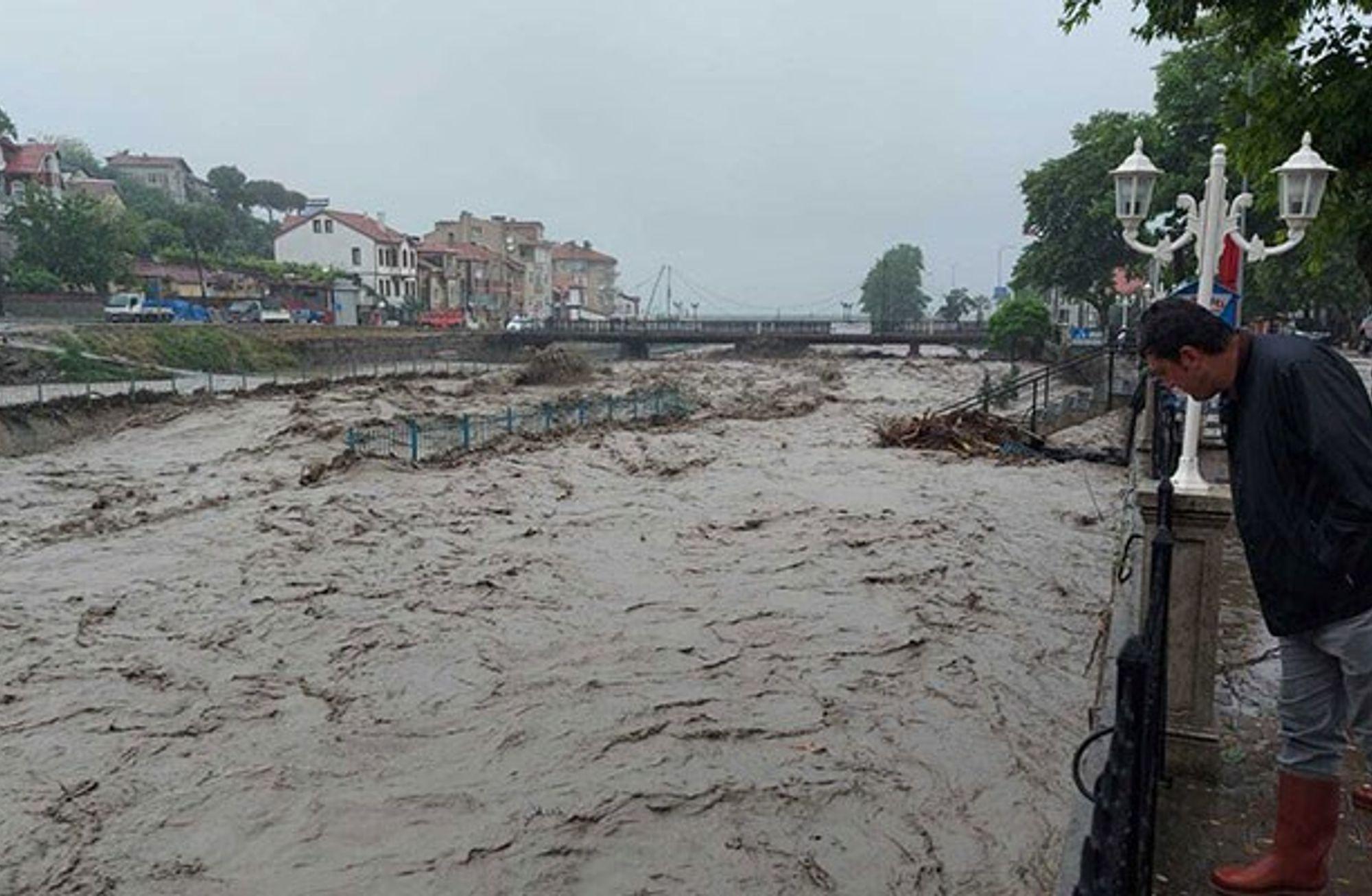 Günün gelişmesi: Kastamonu'da su baskınları, 6 kentte kırmızı kod