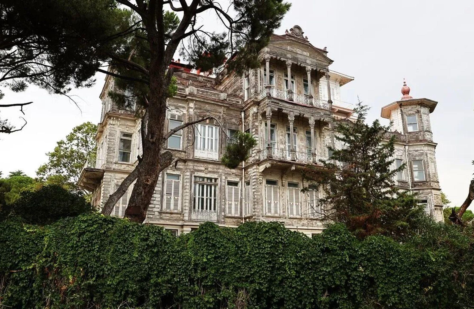 🔔 İstanbul Caddebostan’daki “Perili Köşk”ün sahibi belli oldu