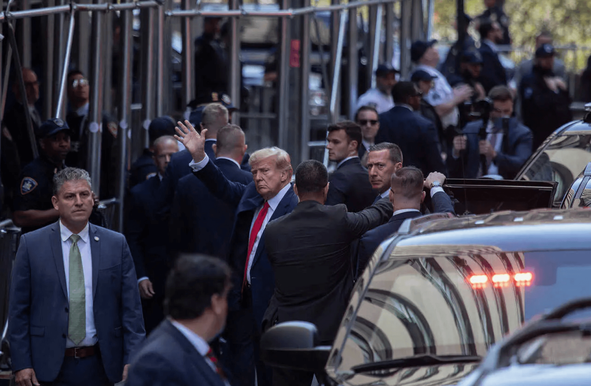 🔔 Donald Trump hakim karşısına çıktı