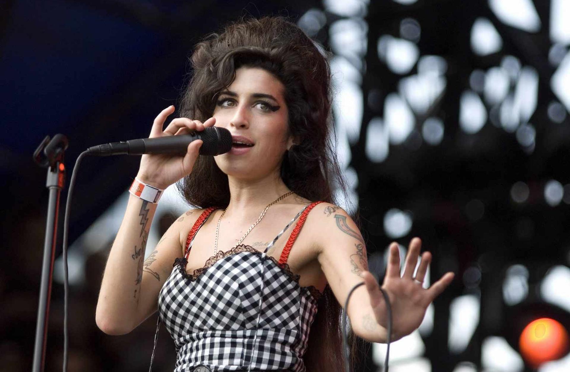 📓 Amy Winehouse'un günlük yazıları kitap olarak yayımlanacak