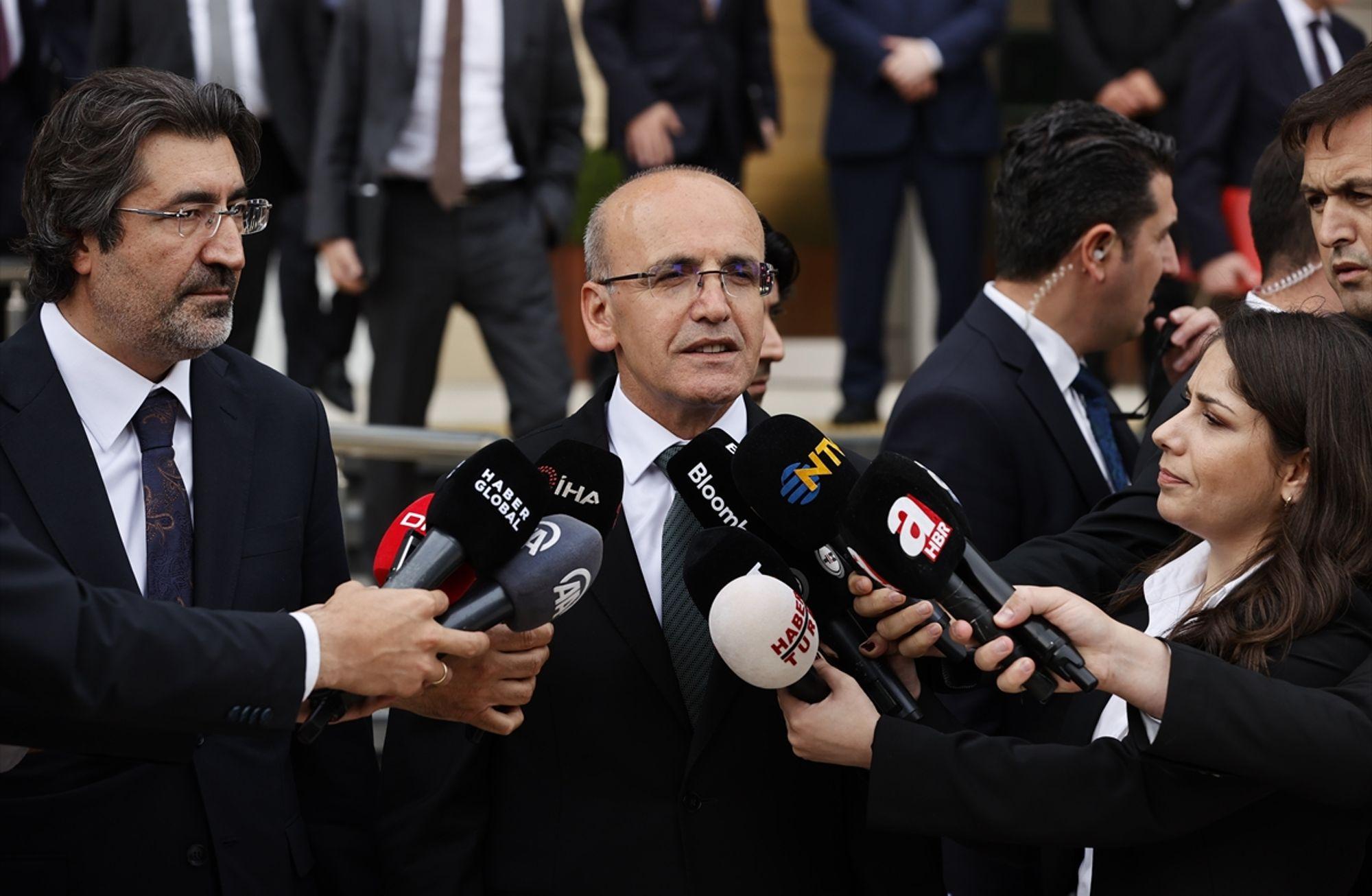 Şimşek iş dünyasını dinledi