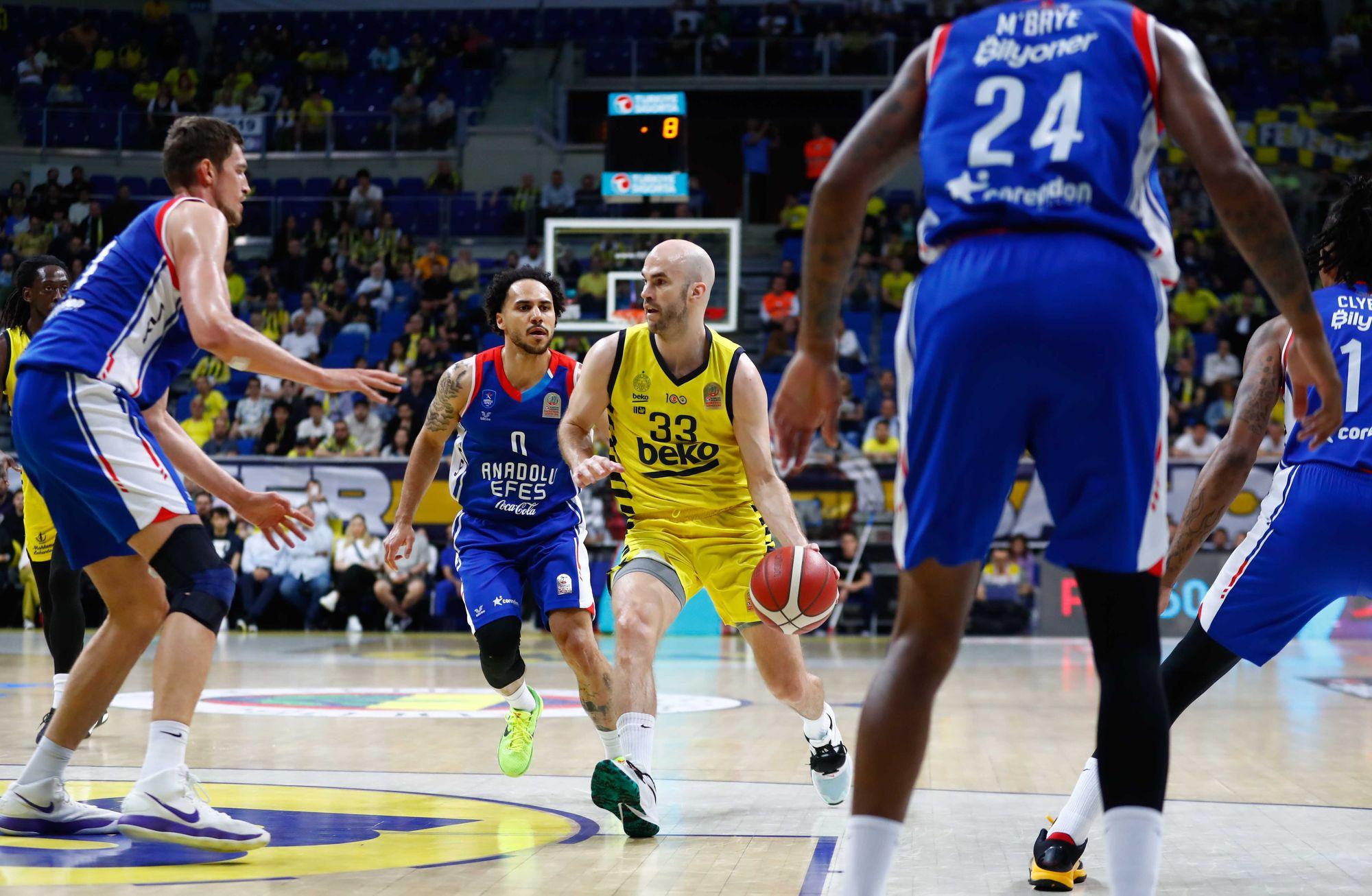 Efes seriye 1-1'lik eşitlik getirdi