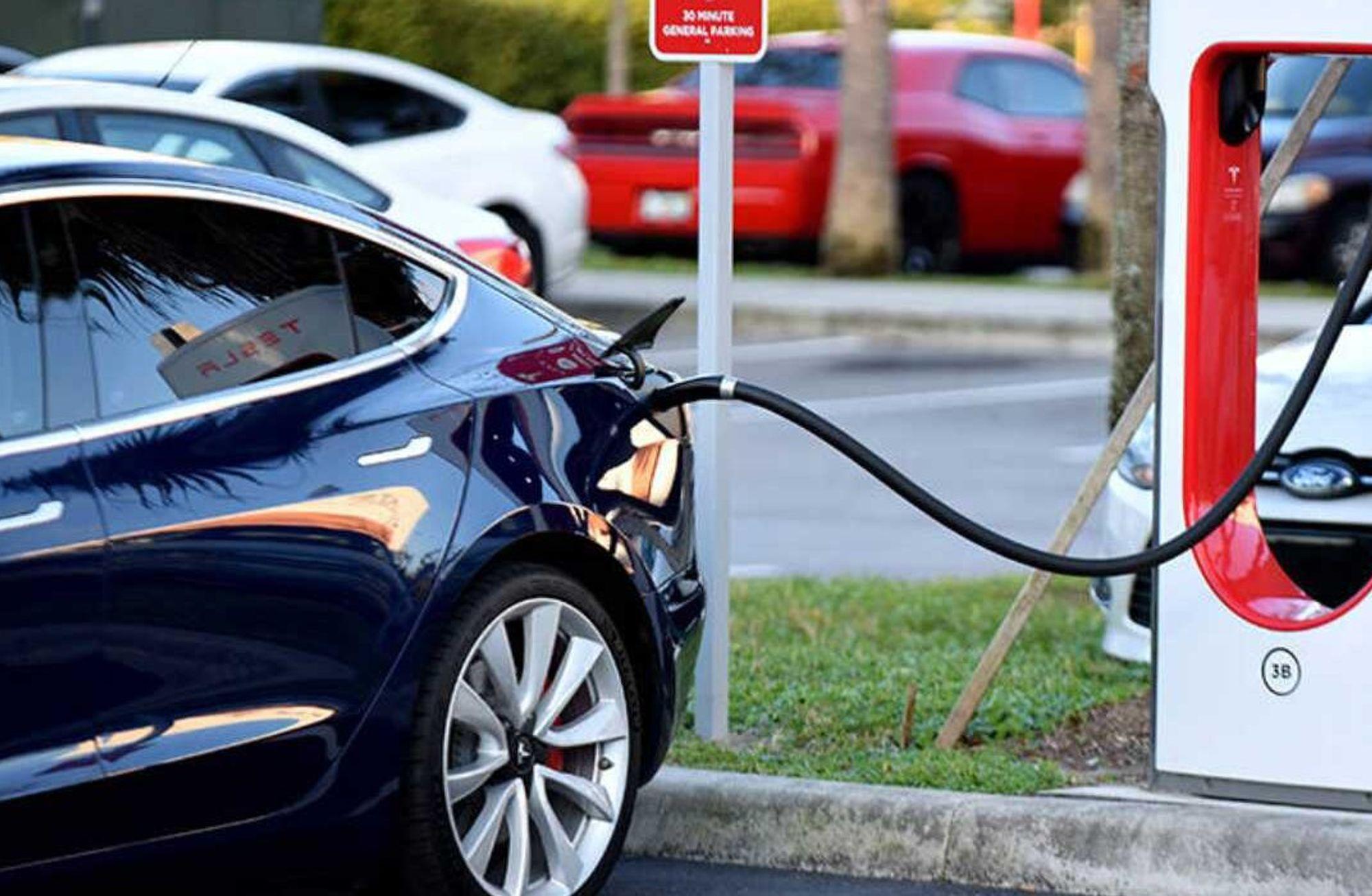 Bataryalı elektrikli araç satışları küreselde %70 arttı