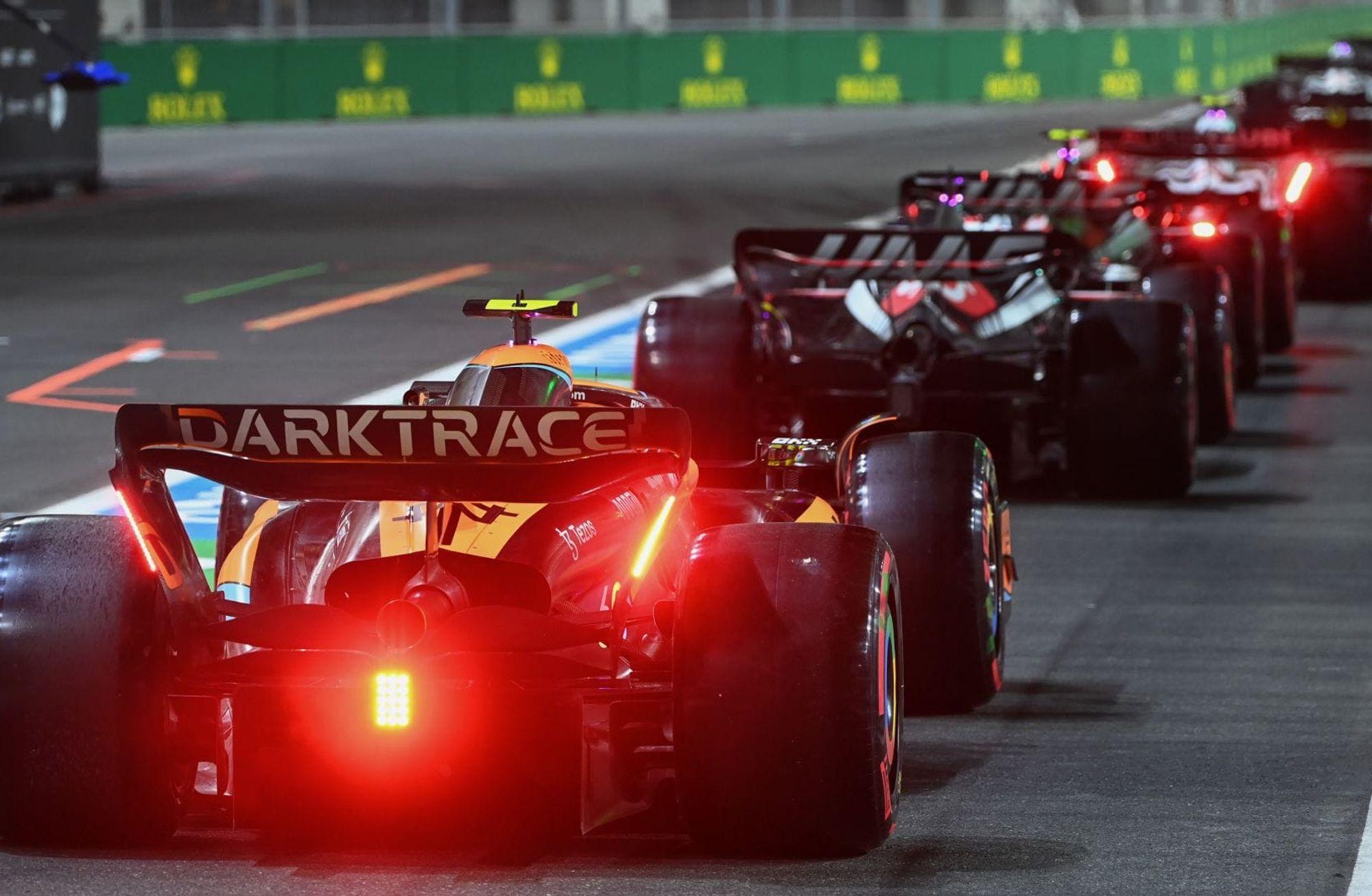 'Işıklar söndü ve işte başlıyoruz': F1'de sezonun ilk yarışı