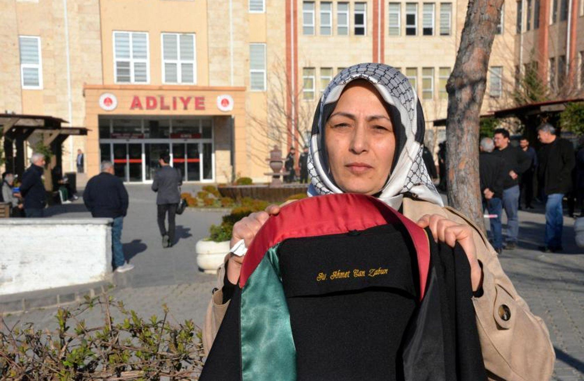 Depremde çocuklarını kaybeden Nurgül Göksu: 'Sesimin çıkmasını istemiyorlar'