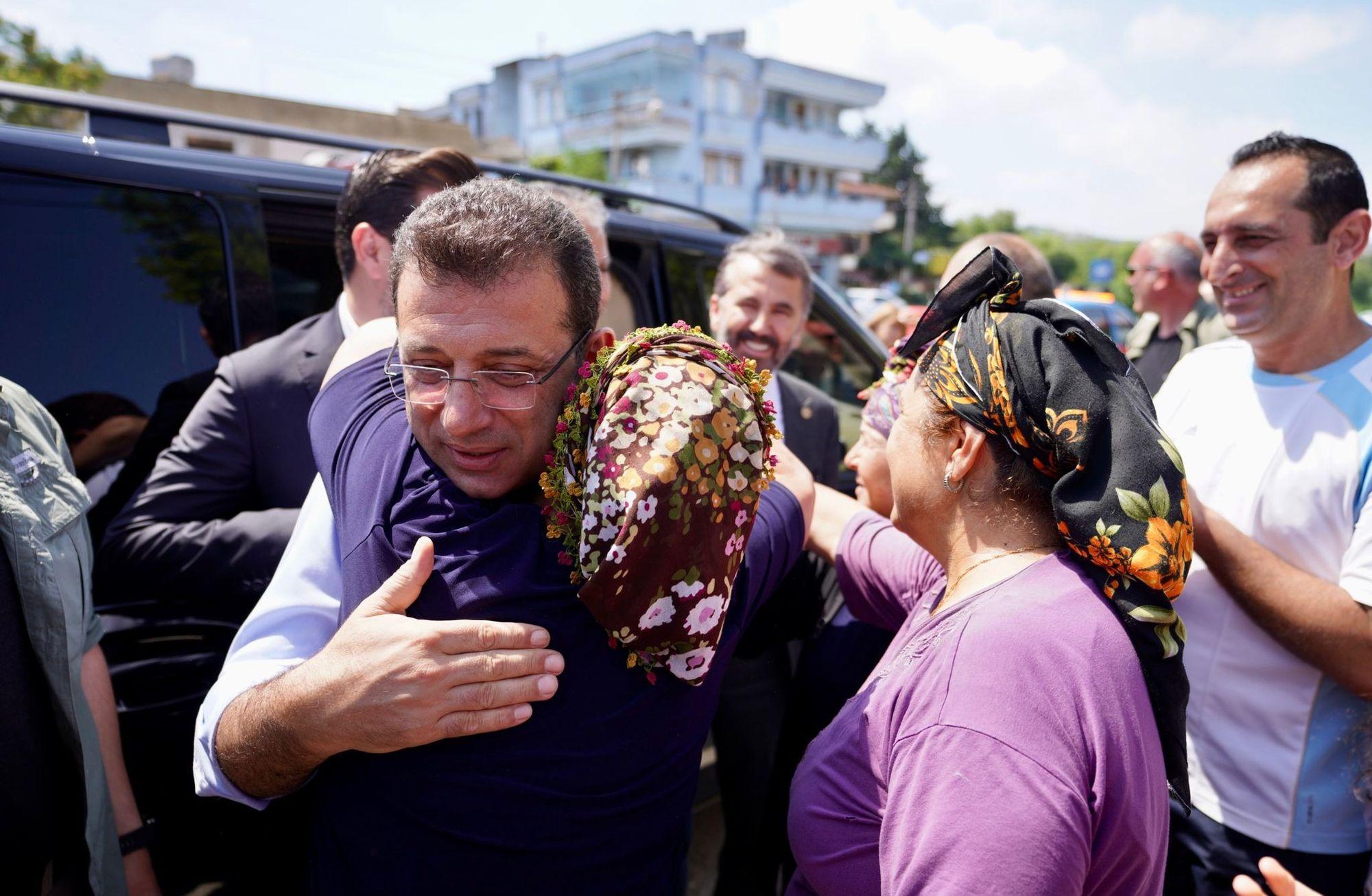 Hatay’da depremzedelere imza tehdidi: Konteyner kentte kamerayla takip iddiaları