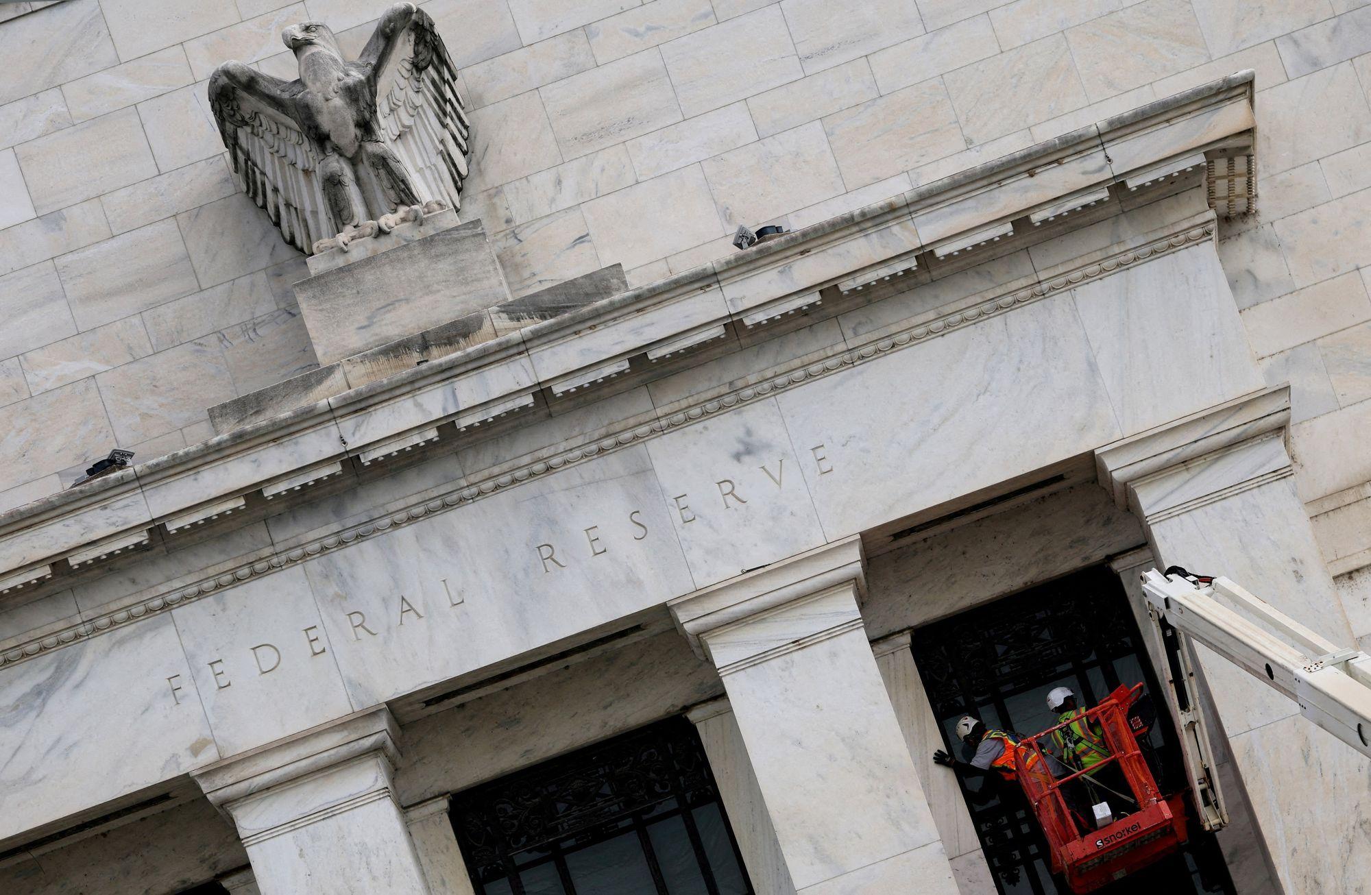 Fed temkinli ancak kapıyı araladı