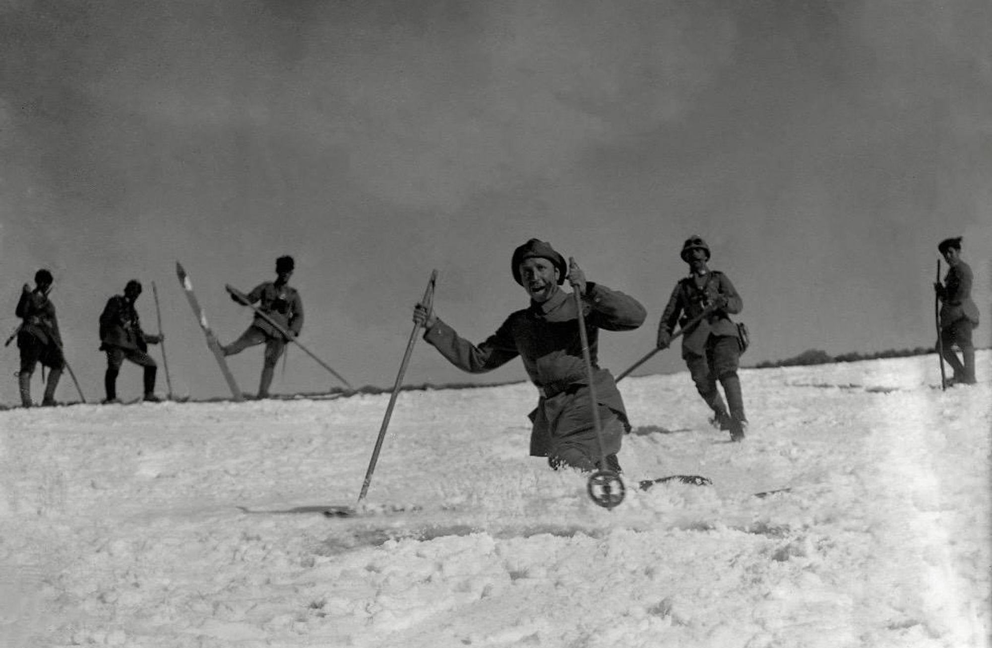 Maceraperest bir mimar, şanslı bir çilekeş: Arif Hikmet Koyunoğlu