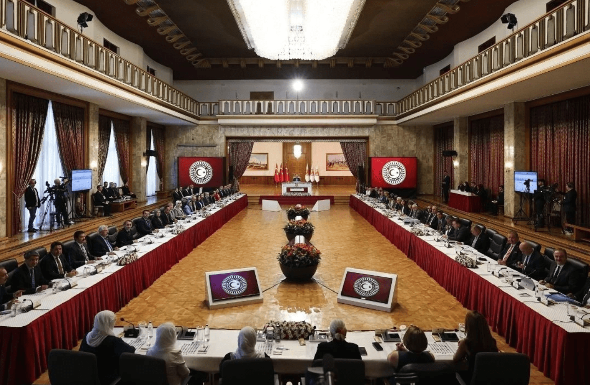 Kritik Eylül: Komisyon çalışıyor ama Suriye belirsizliği sürüyor