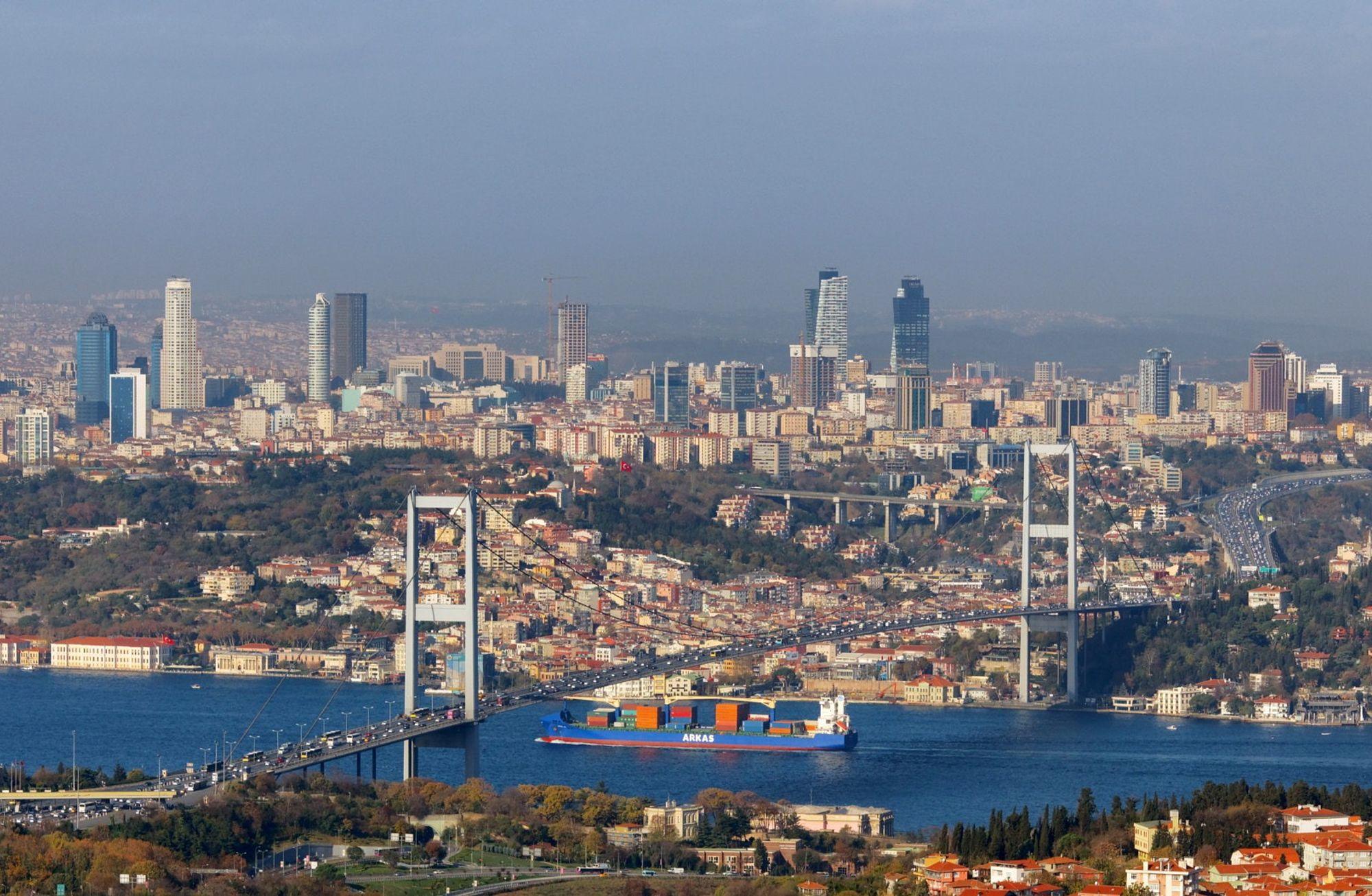 Elimizde satılık köprüler ve otoyollar var, alır mısınız?