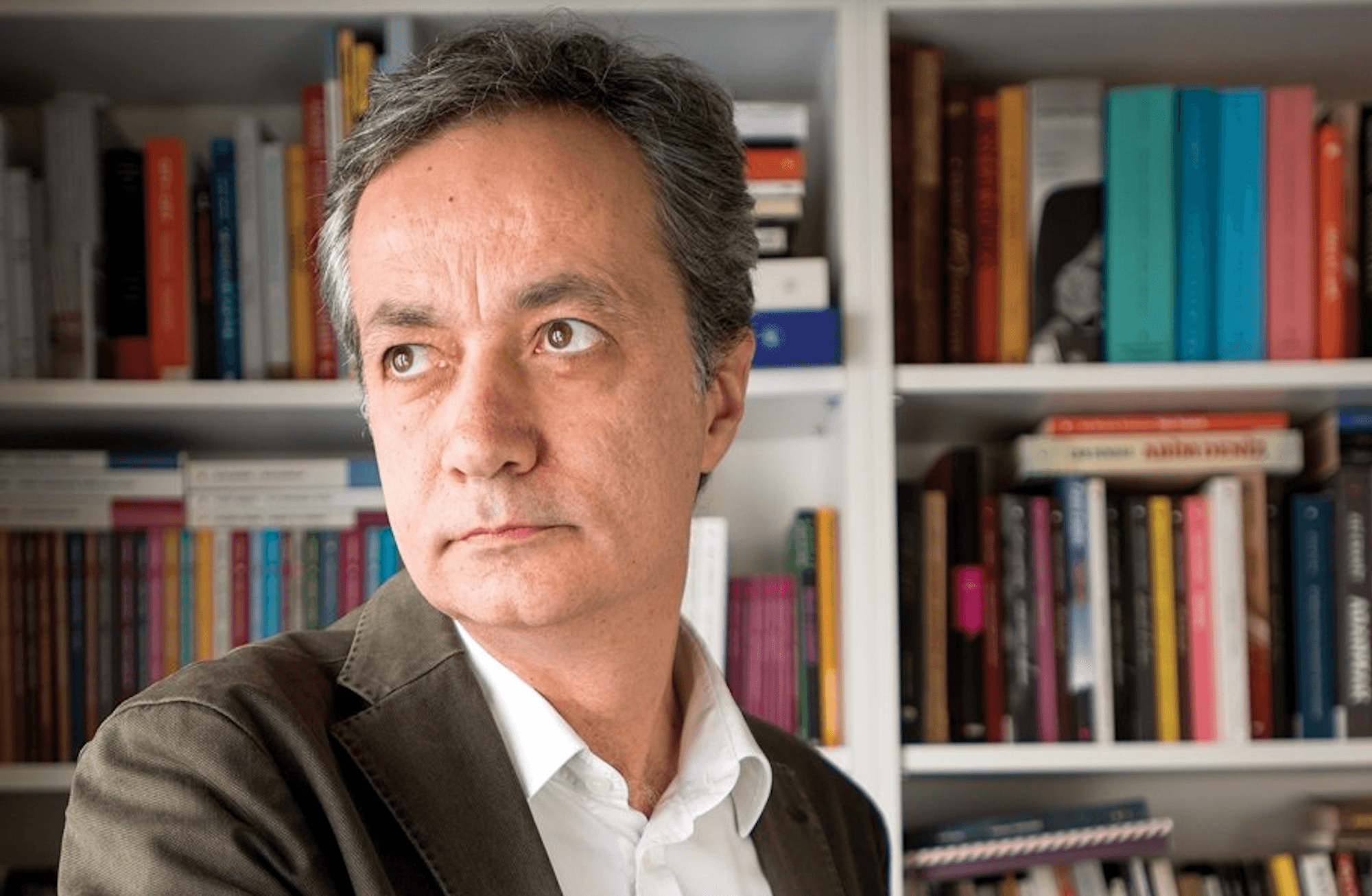 Cem Akaş'la bir söyleşi: 'Asıl felaket yapay zekayla yazılmış bir romanı okumak istemeyenlerin azalması olur'