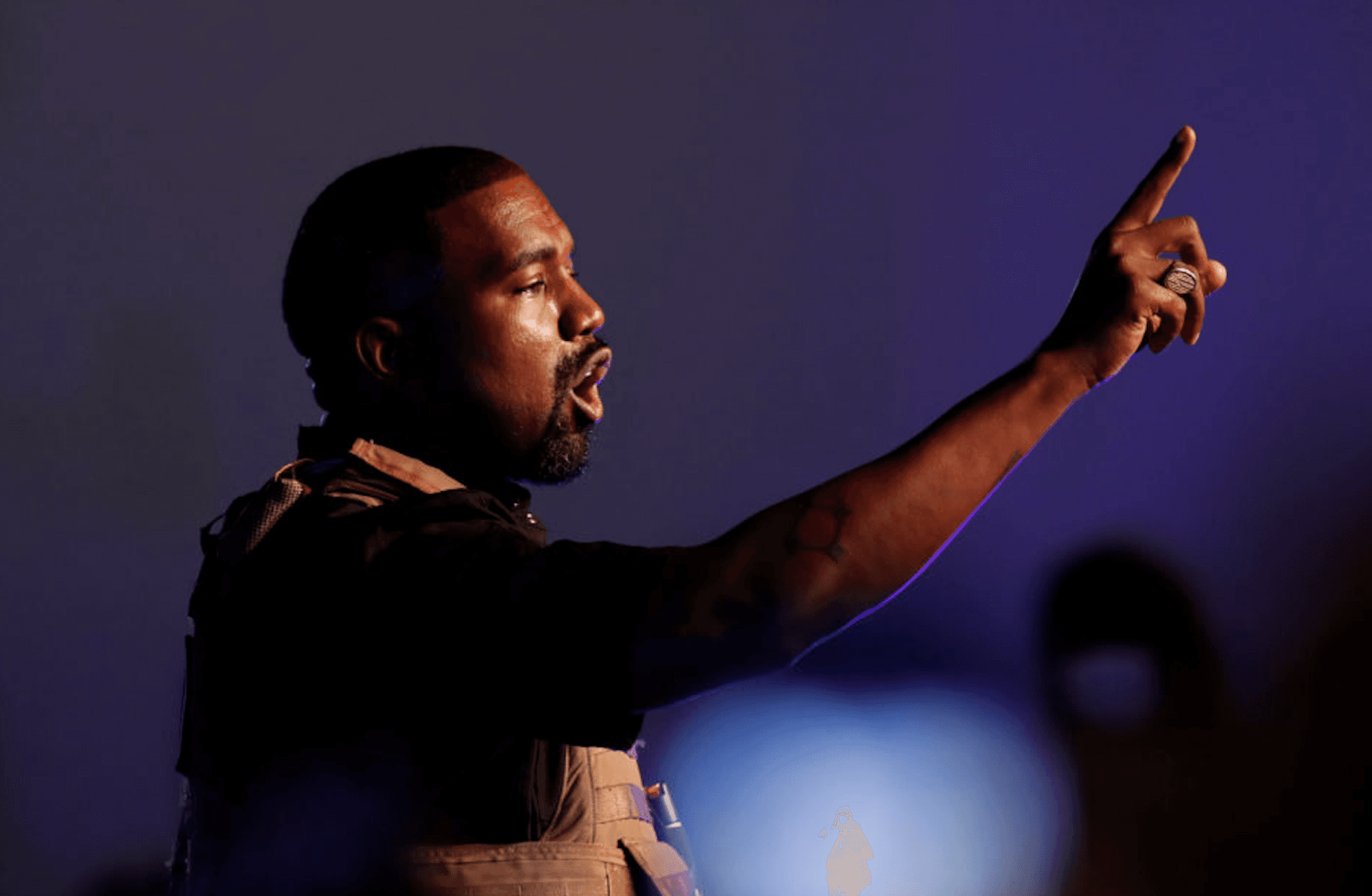 Kanye West her şeye rağmen neden iptal edilemiyor?