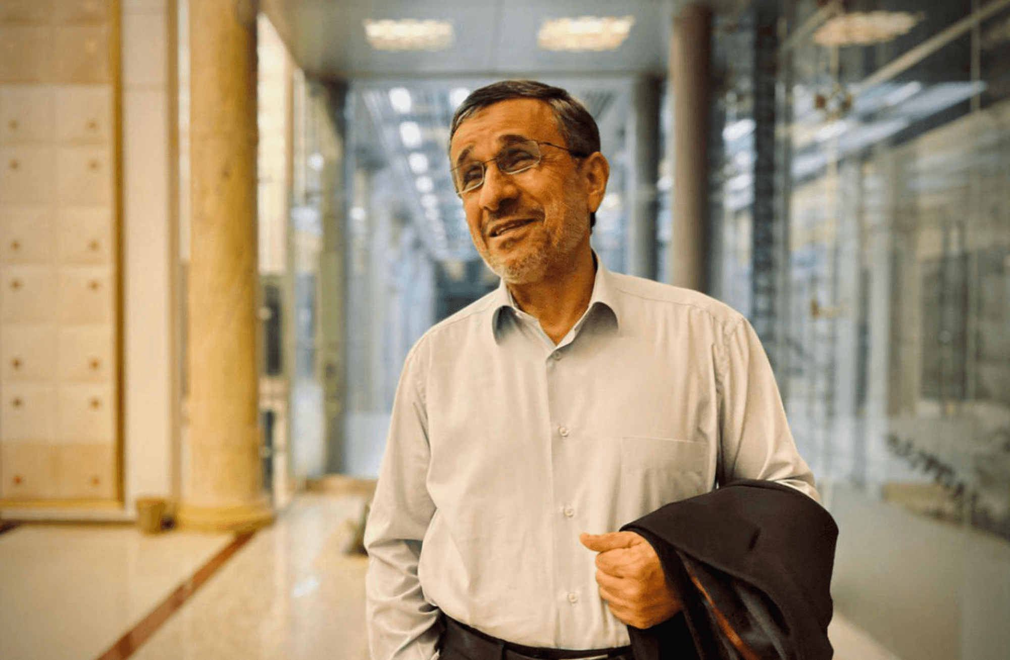 Mahmud Ahmedinejad: Sert çıkışları, pragmatizmi ve çelişkili itirazlarıyla sıradışı bir siyasetçinin portresi
