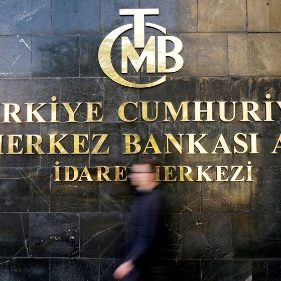 Faiz, beklentilere paralel sabit bırakıldı
