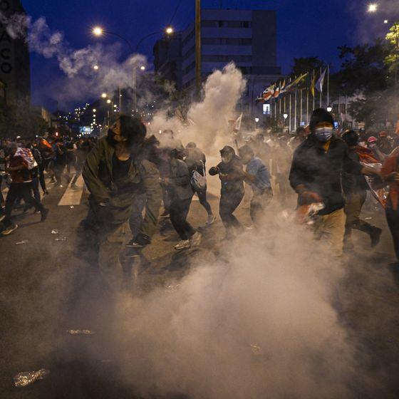 Darbe üstüne darbe: Peru’da neler oluyor?