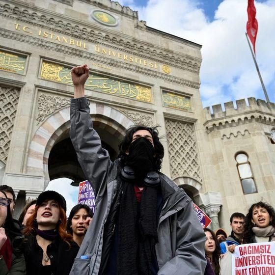 Üniversiteliler sokaklarda: Türkiye genelinde öğrenci eylemleri