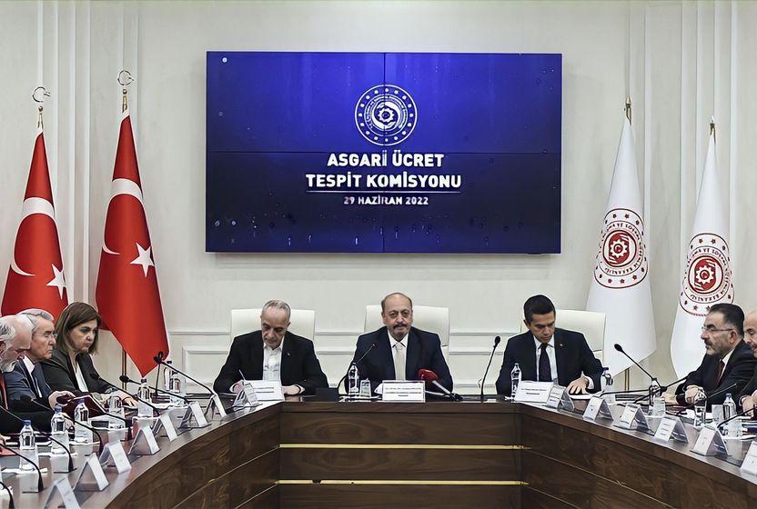 Asgari Ücret: Teori ve Pratik
