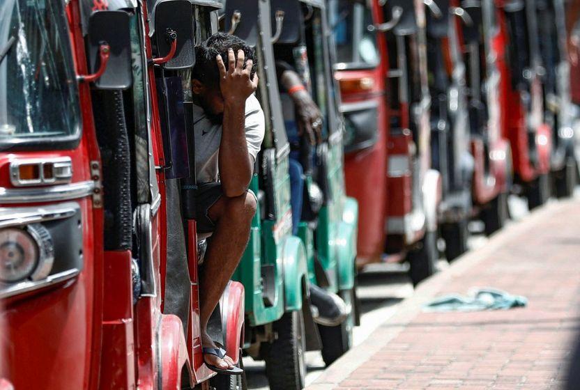 Sri Lanka'nın ekonomisi dibe vuruyor