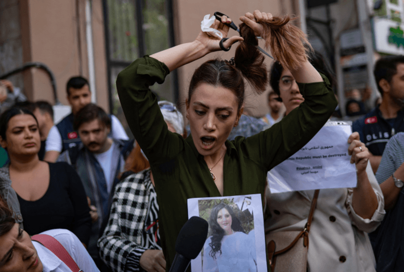 🔔 İran'da protestoların sembolü olan şarkının yazarı gözaltında