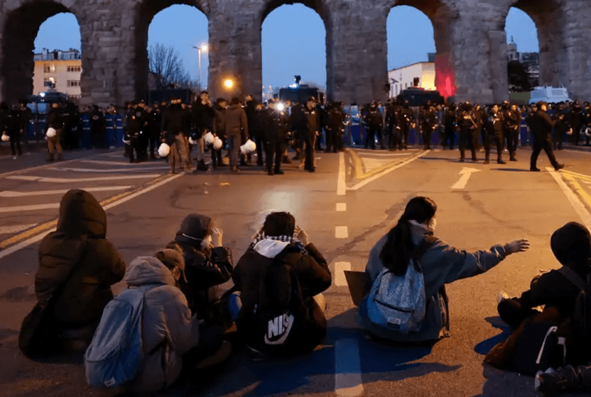 yeni-bir-genclik-hafizasi-ve-direnc-kulturu-hak-ihlalleri-ve
