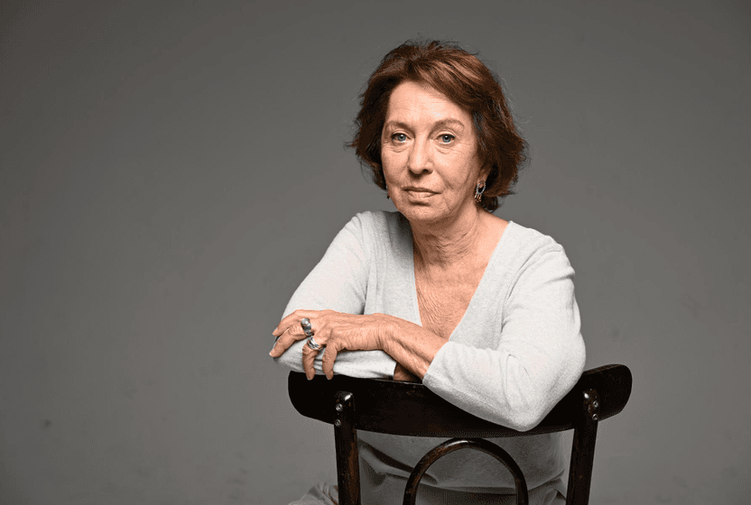 sedef-betil-edebiyat-benim-icin-yalnizligimi-sessizligimi